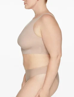 Smoothing Scoop Wireless Bra